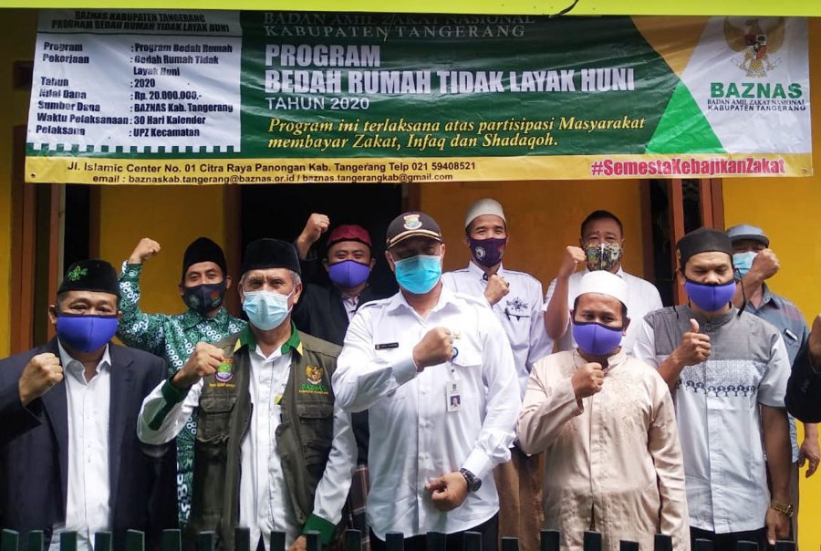 BAZNAS Lakukan Serah Terima Kunci Rumah Dalam Bedah Rumah Di Desa