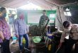 Apresiasi Dapur Umum di Jatiuwung, Ketua DPRD Makan Lesehan Bersama