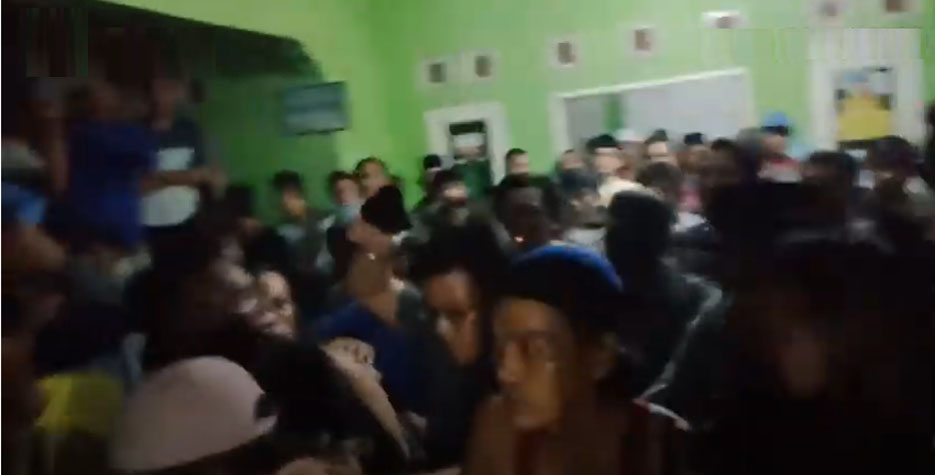 2 Pelaku Begal Babak Belur Dihajar Massa di Mauk Tangerang