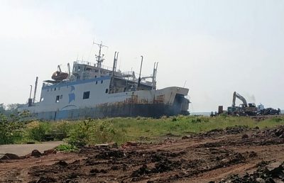 KSOP Kelas I Banten Menyetop Aktivitas Pemotongan Bangkai Kapal KMP Rosmala