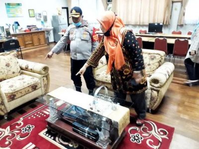 Oknum Lurah Tendang Stoples di Meja Kepala Sekolah, Berujung Lurah di Polisikan