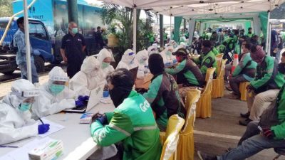 Grab Ojek Online Gelar Swab Pengemudi Test di Tangsel