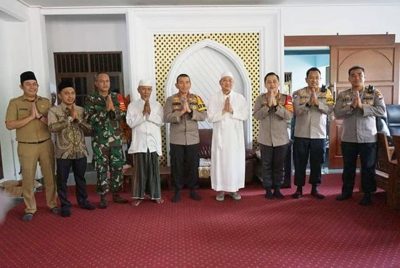Sosialisasikan Adaptasi Kebiasaan Baru, Kapolda Banten Sowan ke Abuya Uci