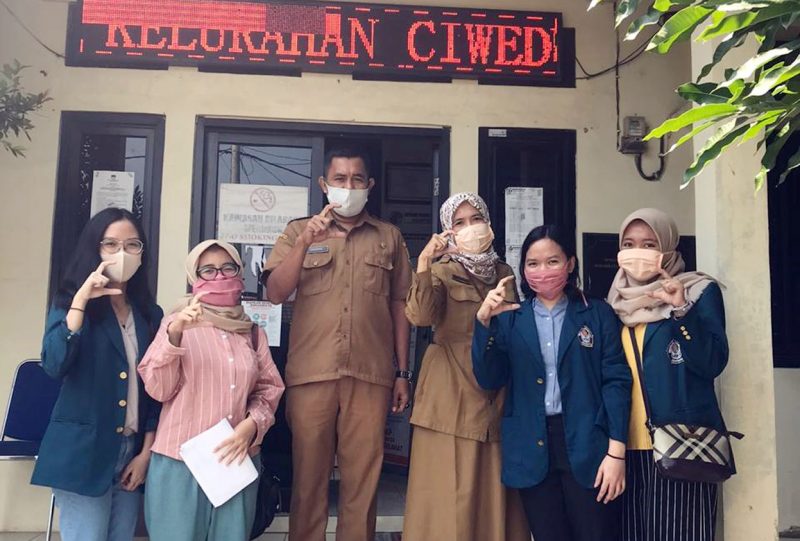 Mahasiswa Undip Luncurkan Akun Resmi Kelurahan Ciwedus Sebagai Media Komunikasi Publik di Tengah Pandemi