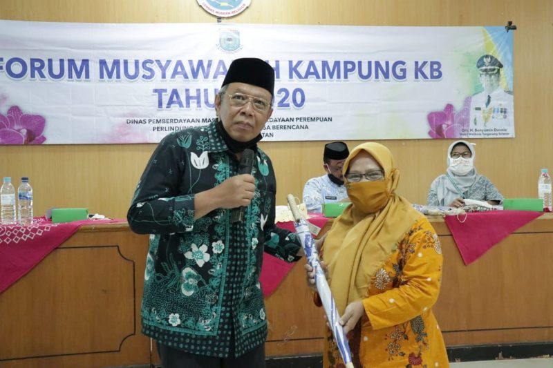 Ingatkan Warga Pentingnya Ber-KB, Benyamin: Bentuk Keluarga Berkualitas