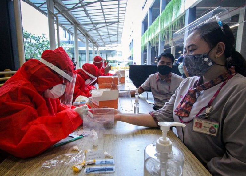 1.200 Karyawan AEON Mall Lakukan Rapid Test