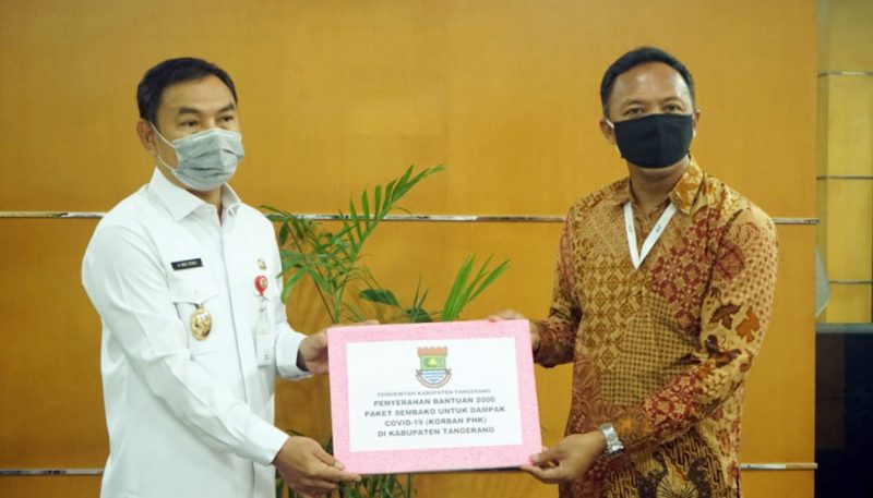 Wabup Tangerang Berikan 2000 Paket Sembako Kepada Karyawan PT Ching Luh Yang Terkena PHK