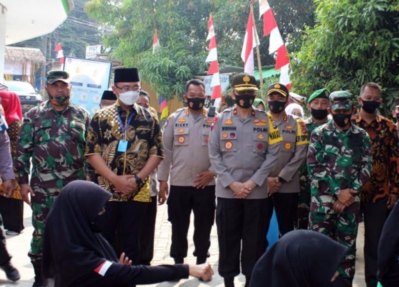 Wakapolda Banten Bersama Wakil Gubernur Tinjau Kampung Tangguh Nusantara Kalimaya di Serang