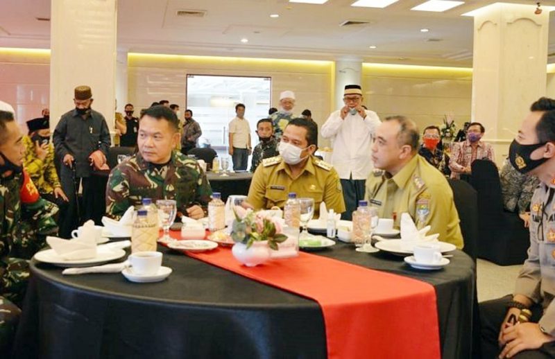 Pangdam Jaya Bagikan 3.000 Paket Sembako untuk Warga Kabupaten Tangerang