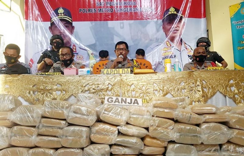 Polisi Ungkap Pengiriman 200 Kg Ganja Via Cargo