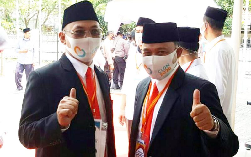 Helldy-Sanuji Daftar Ke KPU Cilegon Bawa Mobil Angkot