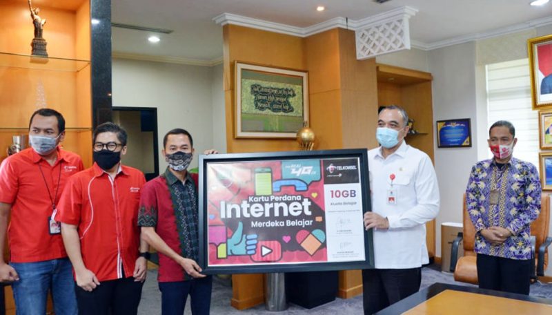 Pemkab Tangerang Dapat Bantuan 160 Ribu Kartu Perdana Merdeka Belajar Dari Telkomsel