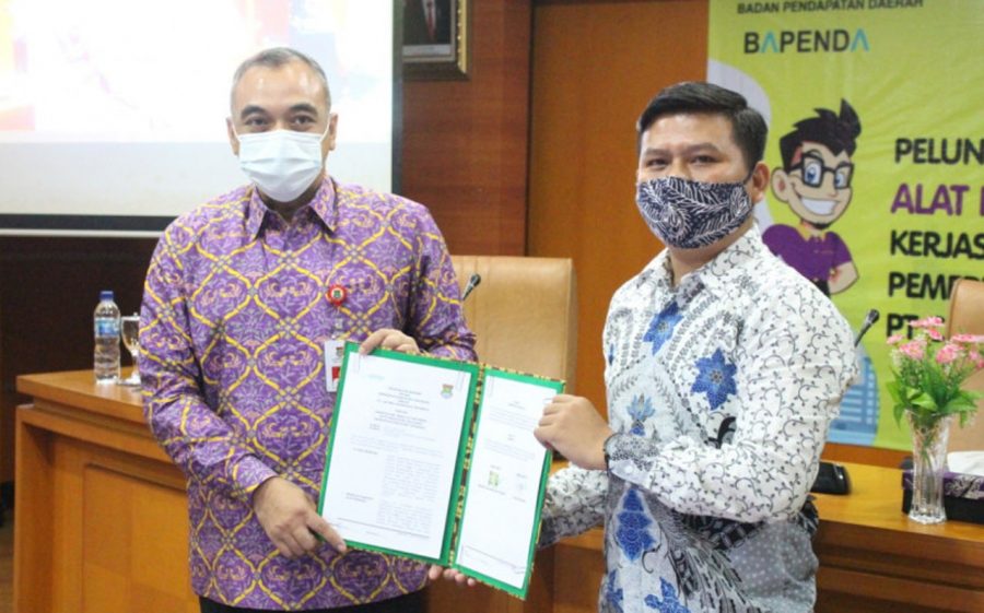 Bupati Zaki Launching Alat Rekam Data Transaksi Pajak Daerah