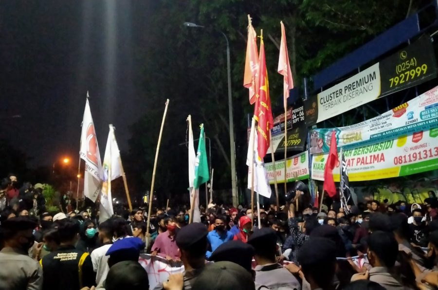 Demo Buruh: Kapolda Banten Ingatkan Untuk Terapkan Prokes Untuk Cegah COVID-19