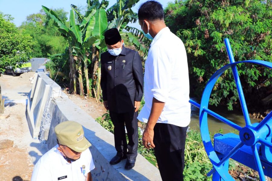 Antisipasi Musim Penghujan: Sachrudin Mengecek Tanggul Kali Angke