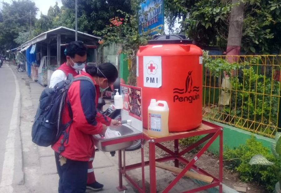 PMI Kota Tangerang Salurkan Wastafel di 13 Kecamatan