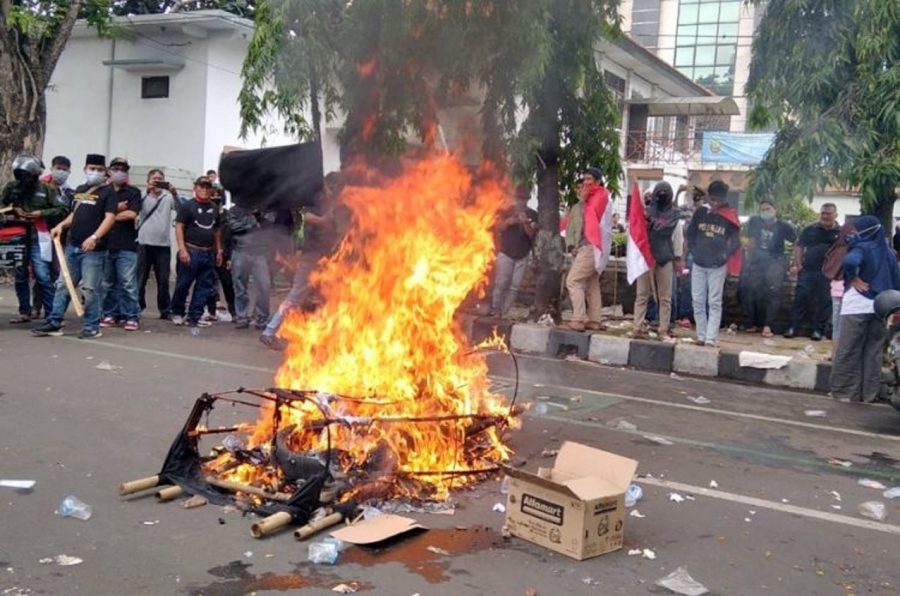 Aksi Demo Warga Cipete-Kunciran di PN Tangerang Berujung Ricuh