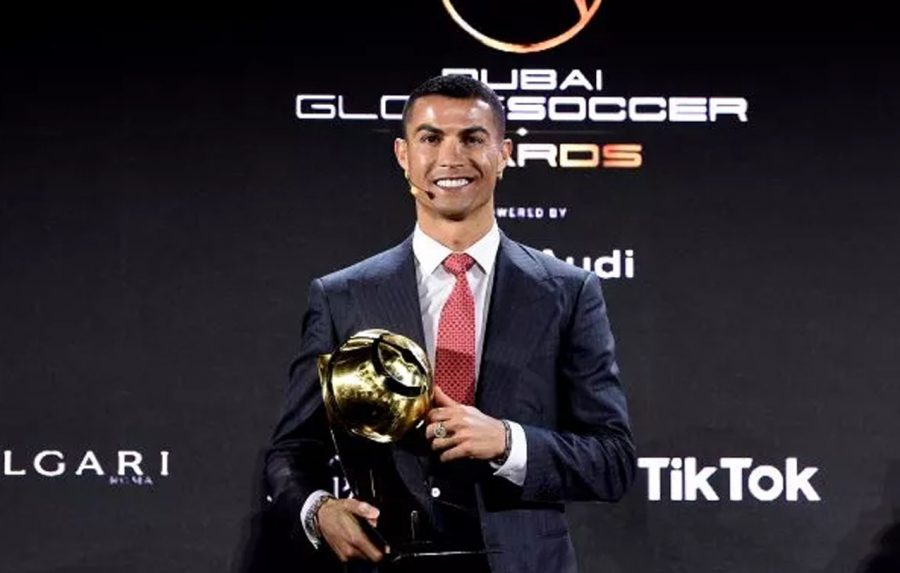 Cristiano Ronaldo Kalahkan Messi Untuk Penghargaan 'Player of the Century’