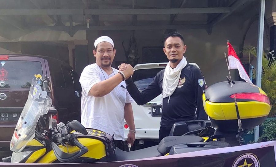 Ibenk Lakukan Perjalanan Unik Naik Motor Dari Banten ke Mekkah untuk Beribadah Haji