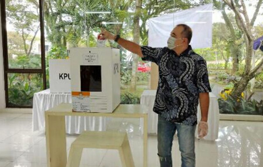 Ahmed Zaki Iskandar Gunakan Hak Suaranya di Pilkada Tangsel