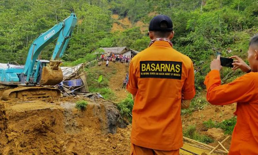 Tim SAR Gabungan Mencari Dua Penambang Emas Tertimbun Longsor di Lebak