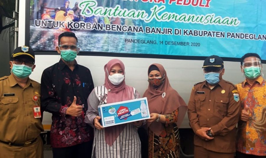 Bupati Pandeglang Terima Bantuan PT.Mayora Untuk Korban Banjir