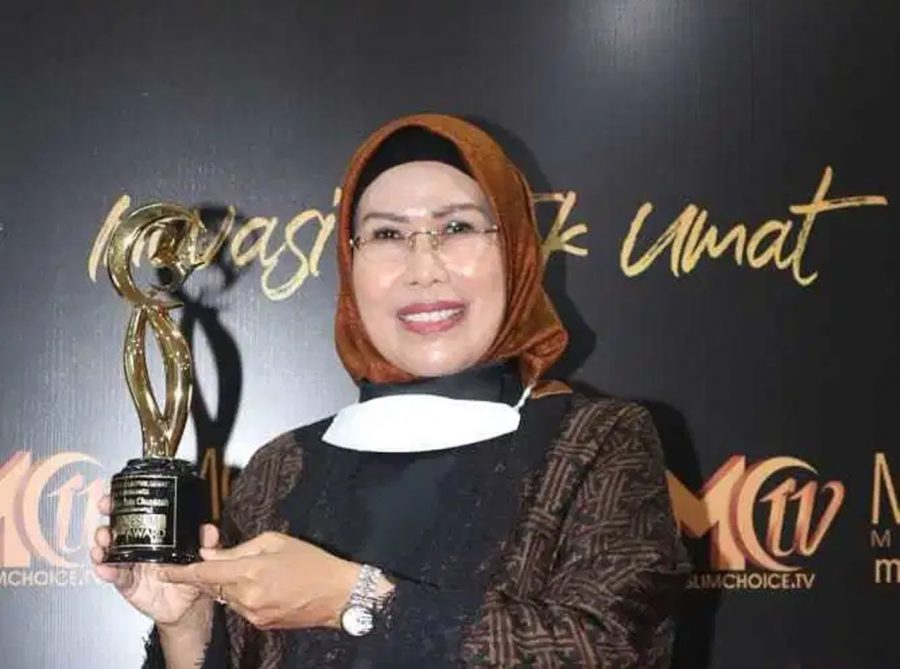 Ratu Tatu Chasanah Raih Penghargaan Moeslim Choice Award 2020