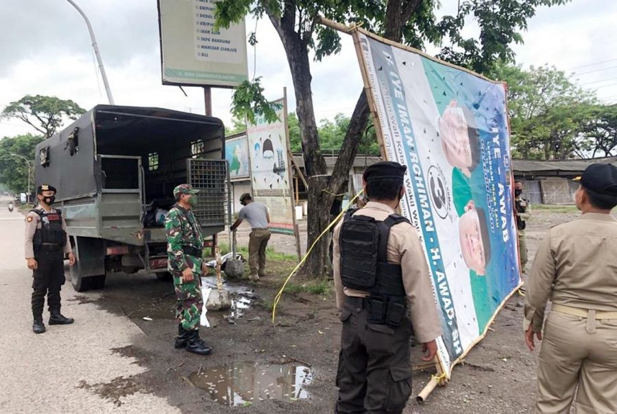 Masa Tenang: Polres Cilegon Bersama TNI Amankan Penertiban APK Oleh Bawaslu