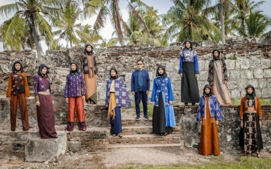 Para Santri Buat Sentuhan Fashion Modern dari Tenun Baduy Dan Batik Lebak