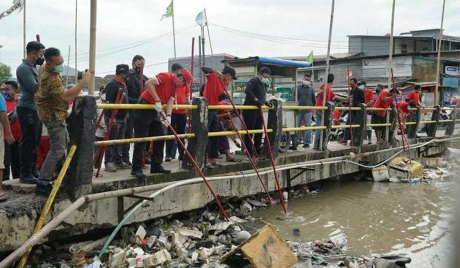 Menkumham Yasonna Kaget Lihat Kasur Dibuang di Kali Dadap Tangerang