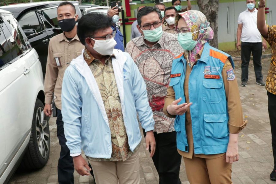 Wali Kota Airin Dampingi Menkominfo Cek Persiapan Akhir Vaksinasi COVID-19