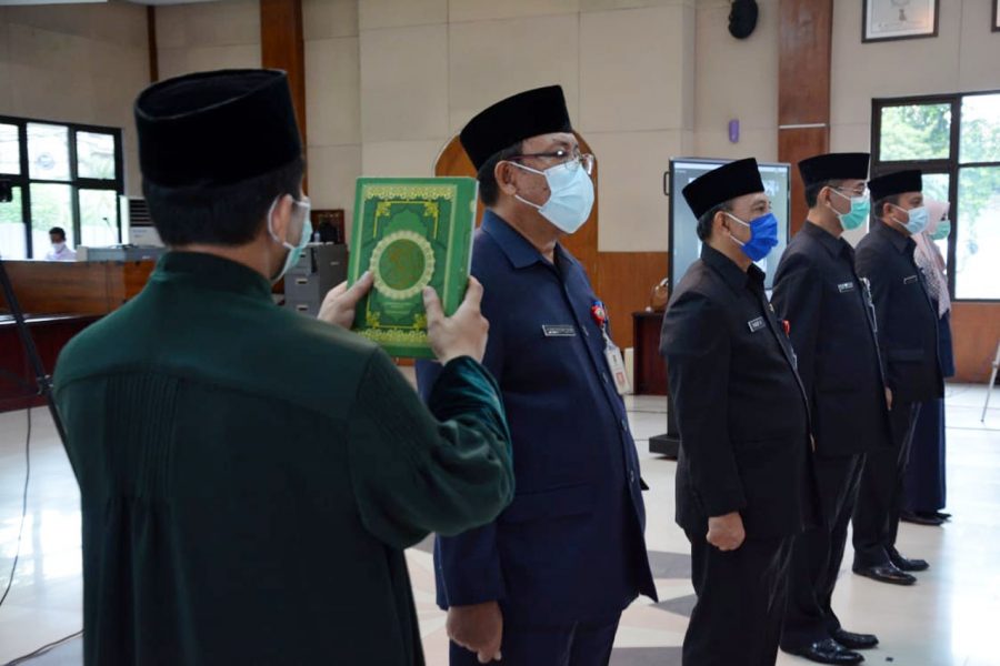 Bupati Zaki Melantik Para Pejabat di Lingkungan Sekretariat Daerah