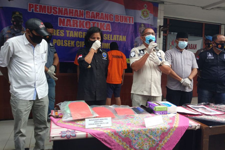 Polsek Ciputat Bekuk 2 Pengedar Narkoba Dengan Barang Bukti 1,2 Kg Sabu 