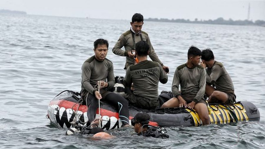 Tim Penyelam Polri Fokus Pencarian Korban Sriwijaya Air SJ-182