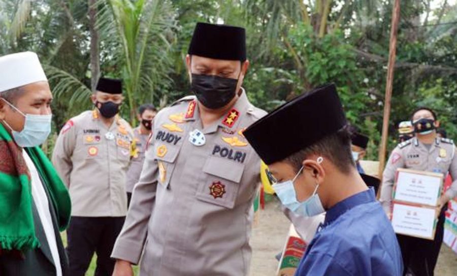 Kapolda Banten Jalankan Program Polisi Sayang Anak Yatim