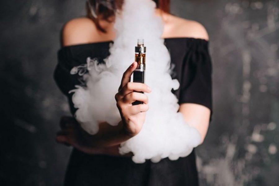 Waspadai Efek Samping Menghisap ‘Vape’ Rokok Elektrik