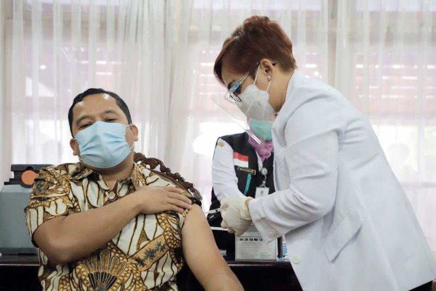 Vaksinasi Tahap Kedua, Pemkot Tangerang Sasar Pelayanan Publik hingga Pedagang Pasar