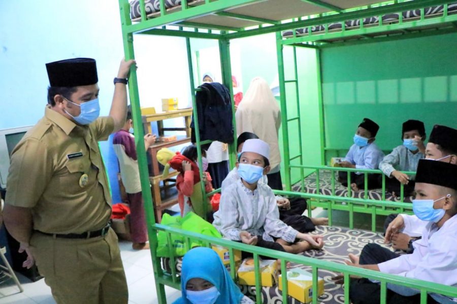 Sambut HUT Ke-28, Pemkot Tangerang Berikan Bantuan Permakanan kepada Anak Yatim