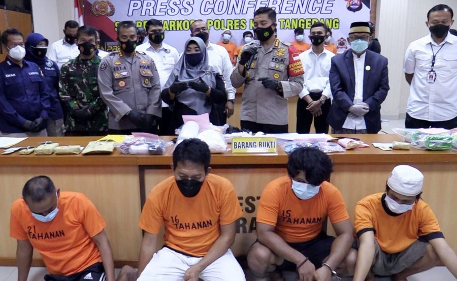 Polresta Tangerang Tangkap Oknum Kades Sentul Saat Pesta Sabu di Rumahnya