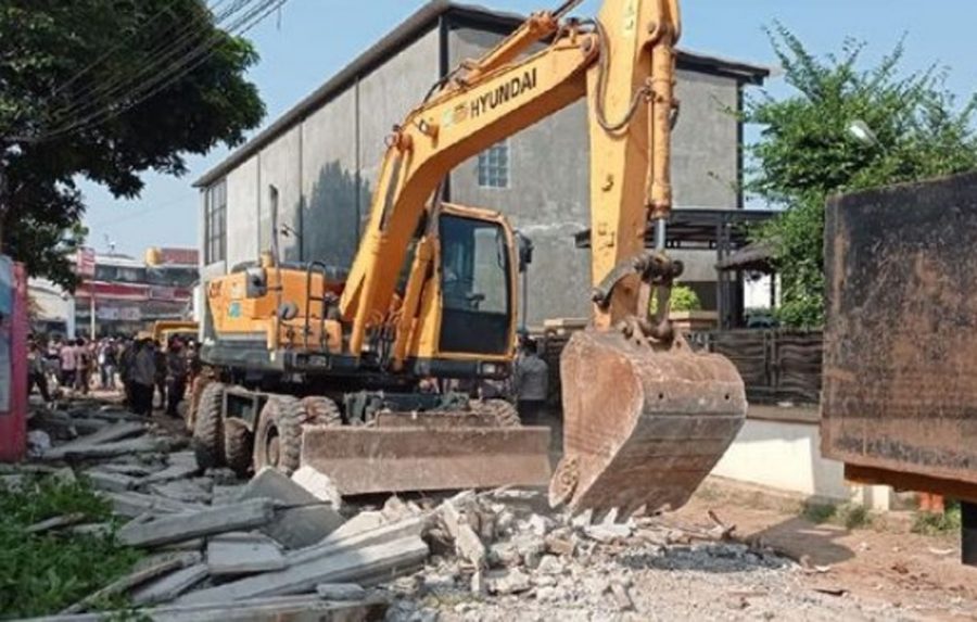 Tembok Beton Penutup Akses Rumah Warga Ciledug Akhirnya Dirobohkan