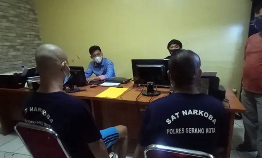 Polisi Tangkap Dua Tukang Ojek Menyambi Jualan Sabu di Kota Serang