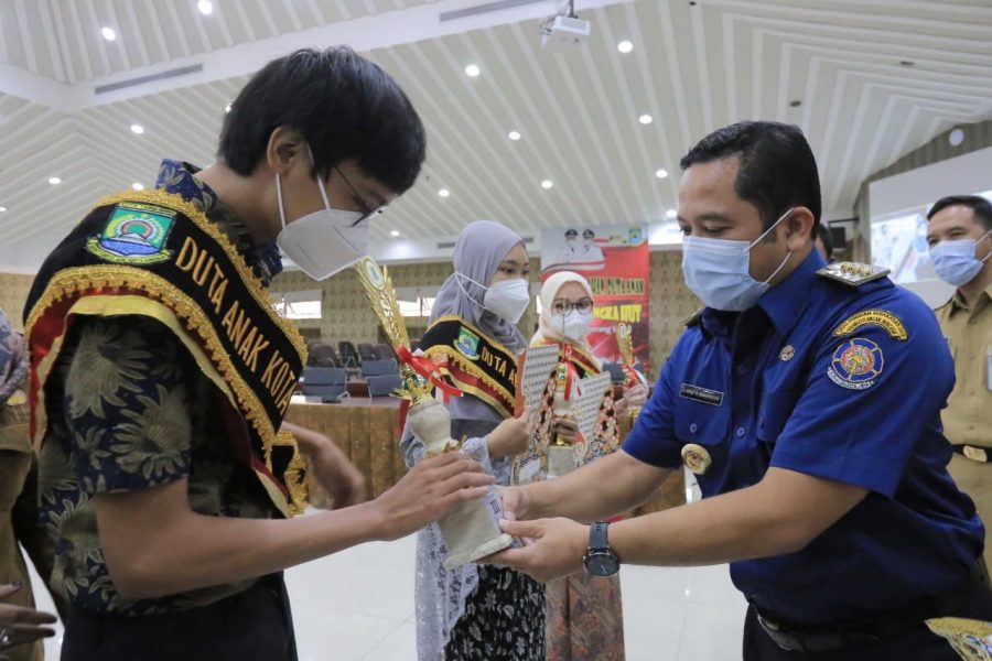 DP3AP2KB, Forum Anak Wajib Hadir di Setiap Kelurahan: Arief Nobatkan Duta Anak