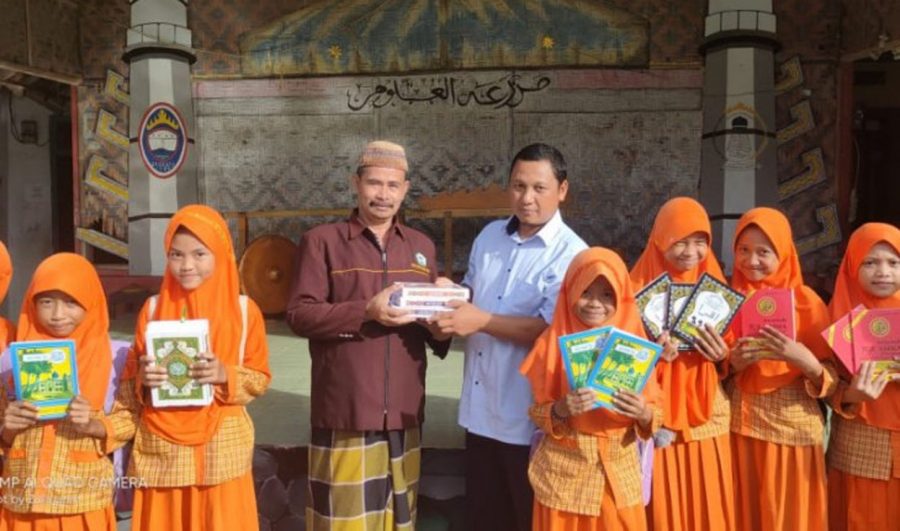 Komunitas Sahabat Qur'an Pustaka Bagikan Mushaf Al-Qur'an di Banten dan Lampung