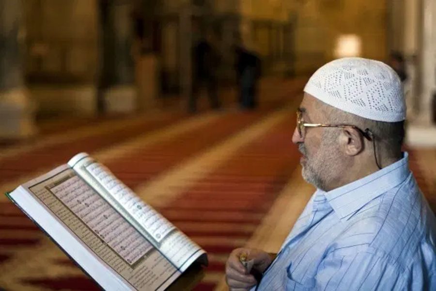 5 Keutamaan Membaca Al-Qur'an di Bulan Suci Ramadhan