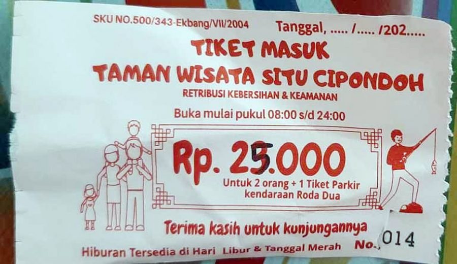 Parah.!! Pengunjung Harus Bayar Rp.25.000 ke Tukang Parkir di Taman Wisata Situ Cipondoh