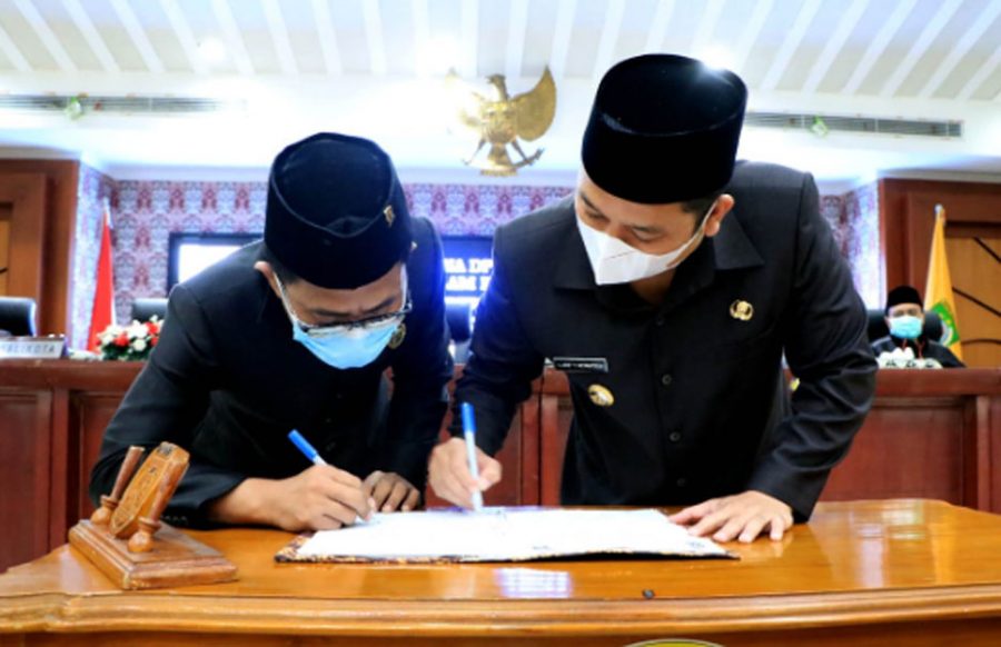 Rapat Paripurna, Raperda Perubahan RPJMD Resmi Ditetapkan Jadi Perda