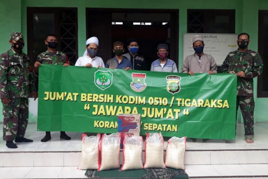 Kodim 0510 Tigaraksa Bagikan Beras Kepada Warga yang Sedang Membutuhkan