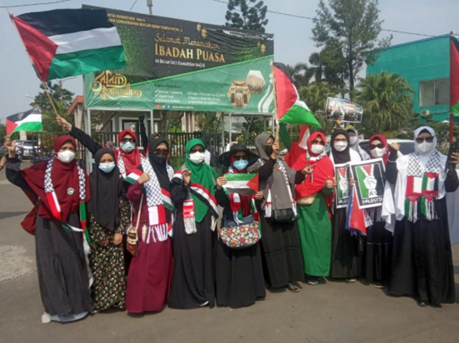 Ratusan Warga Cipondoh Gelar Aksi Flashmob Bentuk Dukungan Moril untuk Palestina