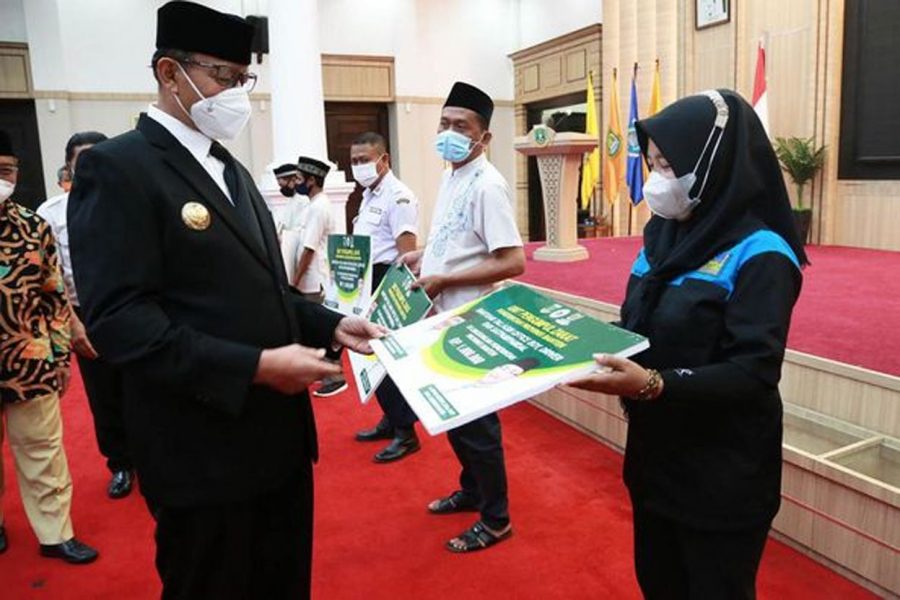 Gubernur WH Salurkan Bantuan UPZ Baznas Kepada Satpam, Pramukantor, dan Sopir Pemprov Banten