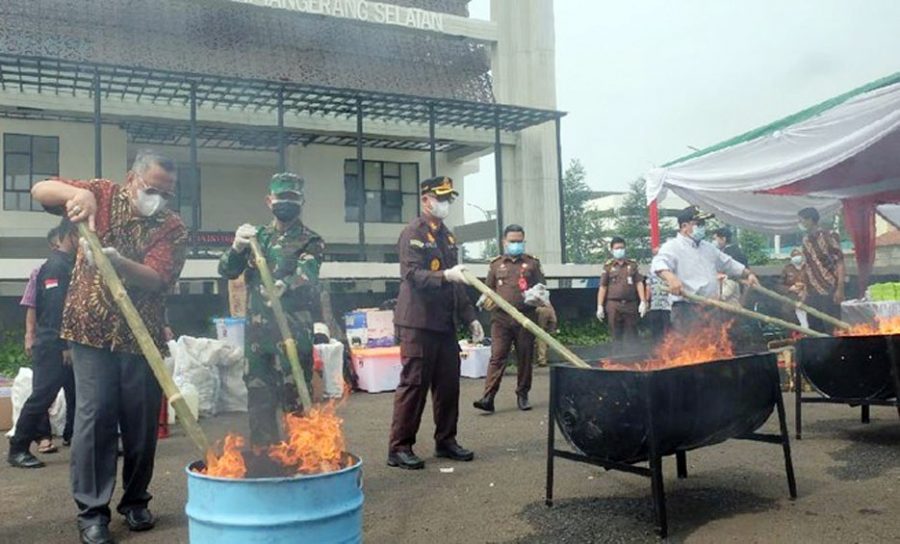 Kejaksaan Negeri Kota Tangsel Musnahkan Barang Bukti Senilai Rp5,5 Miliar